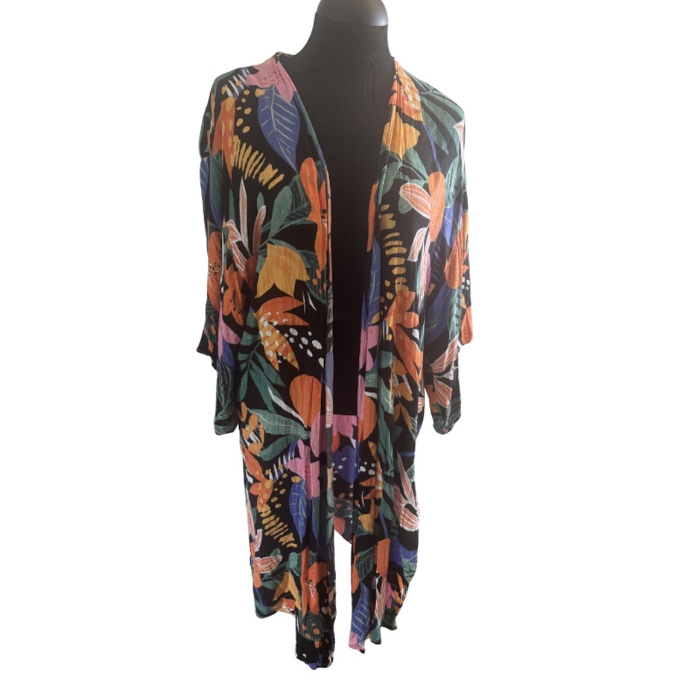 Lush Floral Lightweight Shawl – Size M 🌸☀️